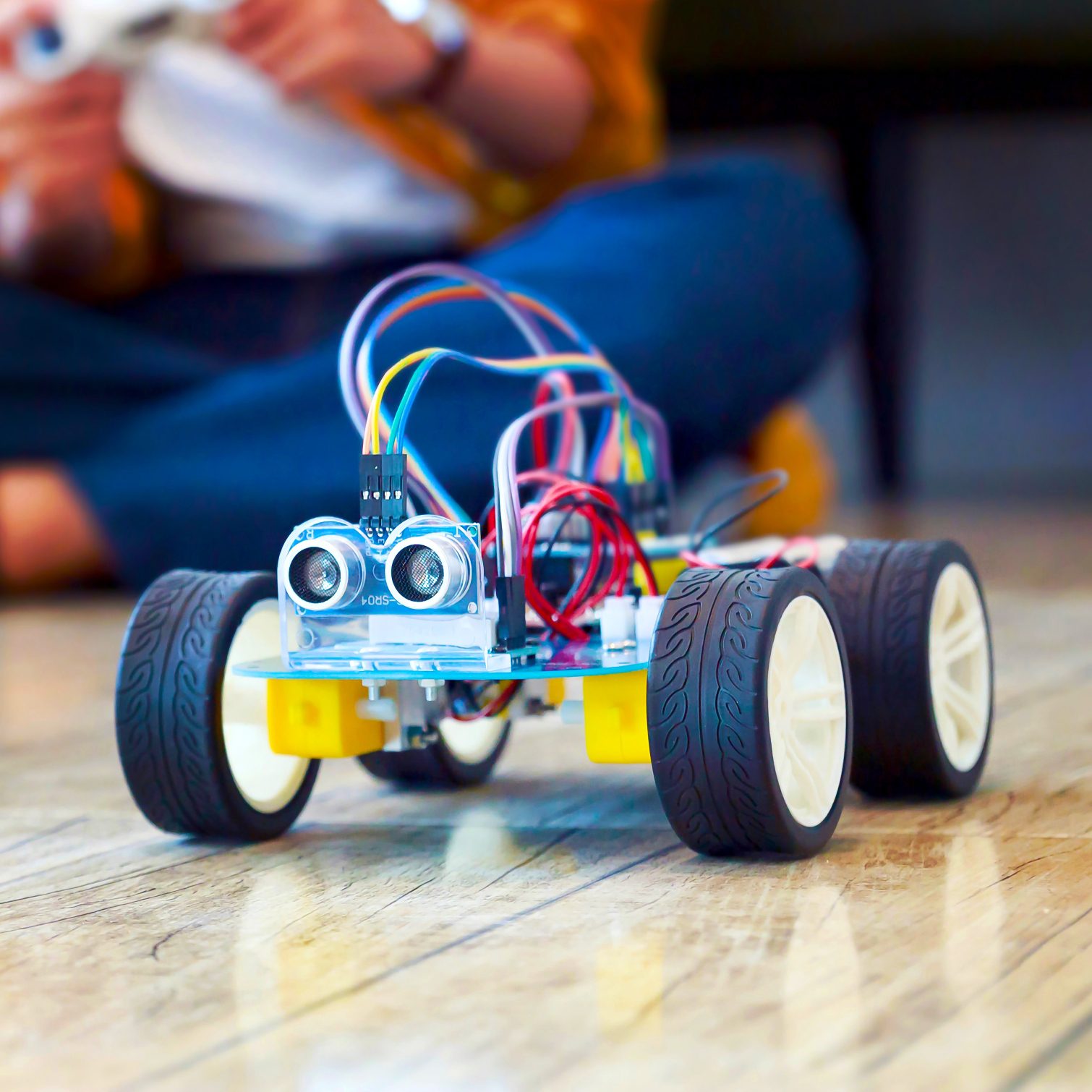 Building a robot and an RC car with Arduino - Botland