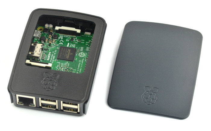 Raspberry Pi w oficjalnej obudowie